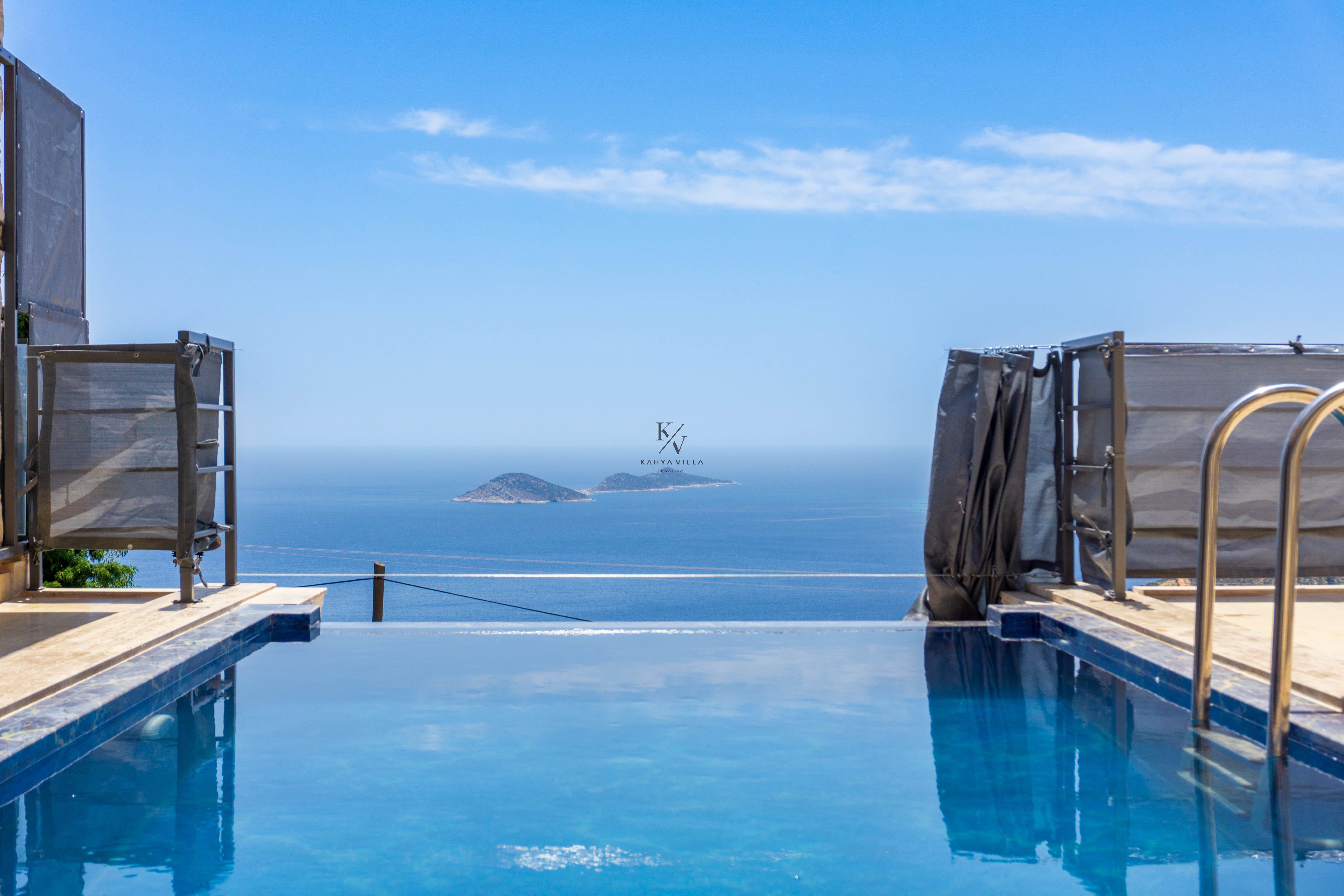 Deniz Manzaralı Kiralık Villa