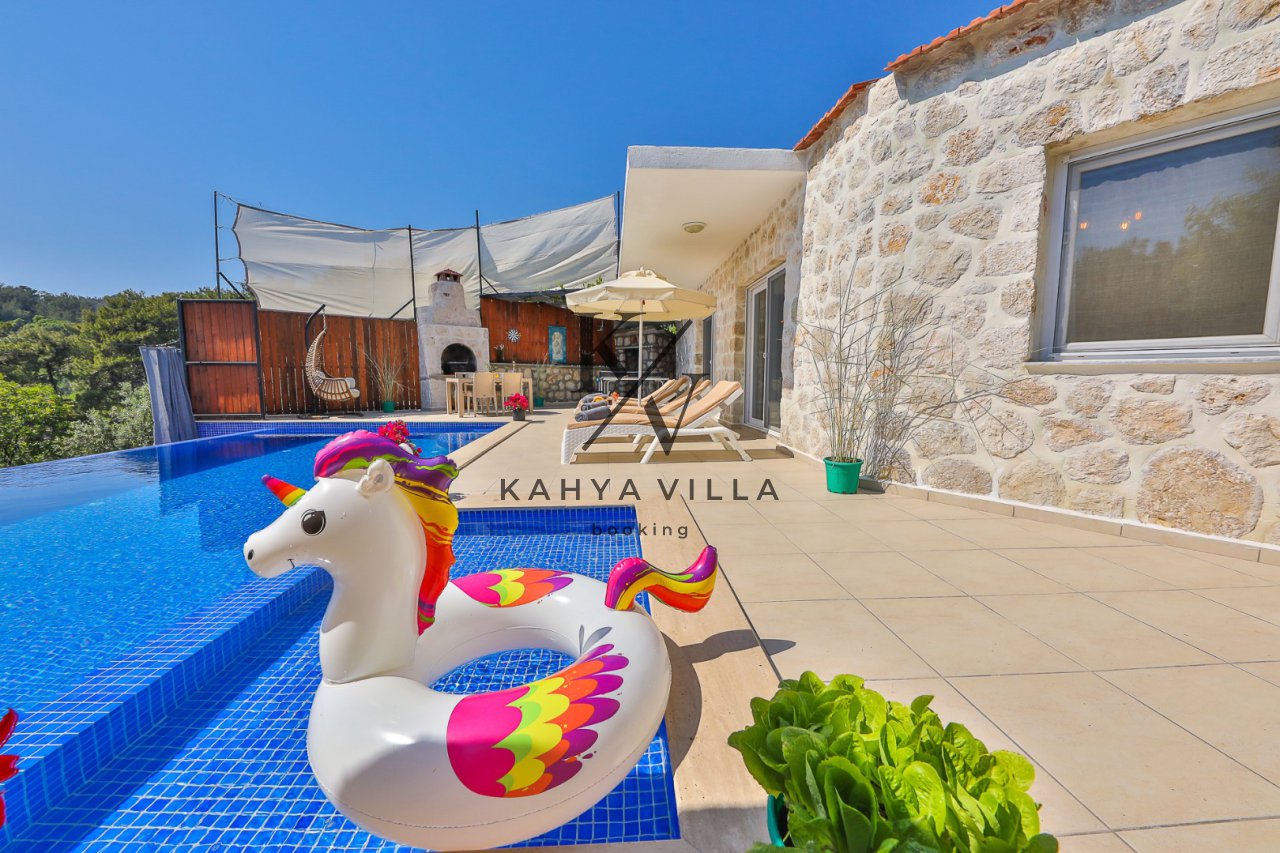 Villa Petek 1 | Kalkan İslamlar’da Korunaklı, Jakuzili Tatil Villası