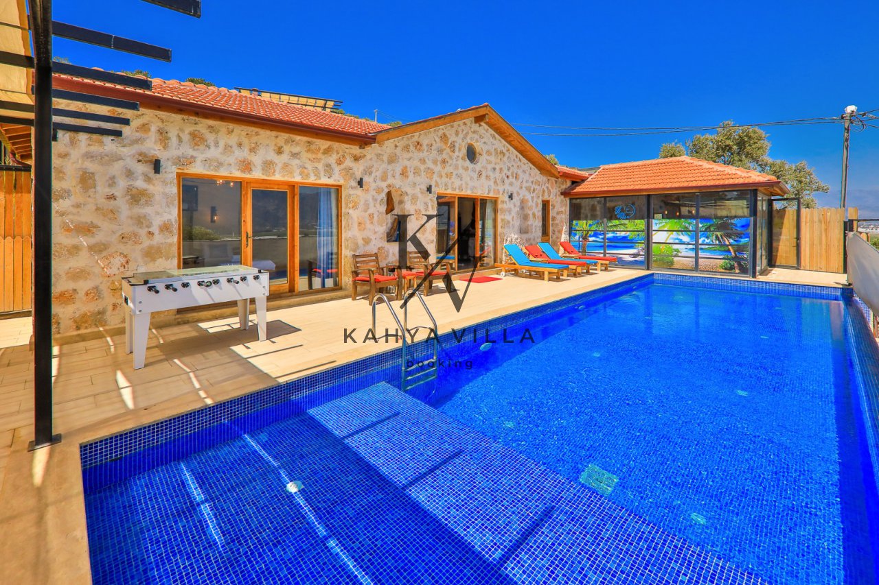 Villa Tanç 1 | Kalkan Yeşilköy'de Korunaklı Jakuzili ve Kapalı Havuzlu Villa