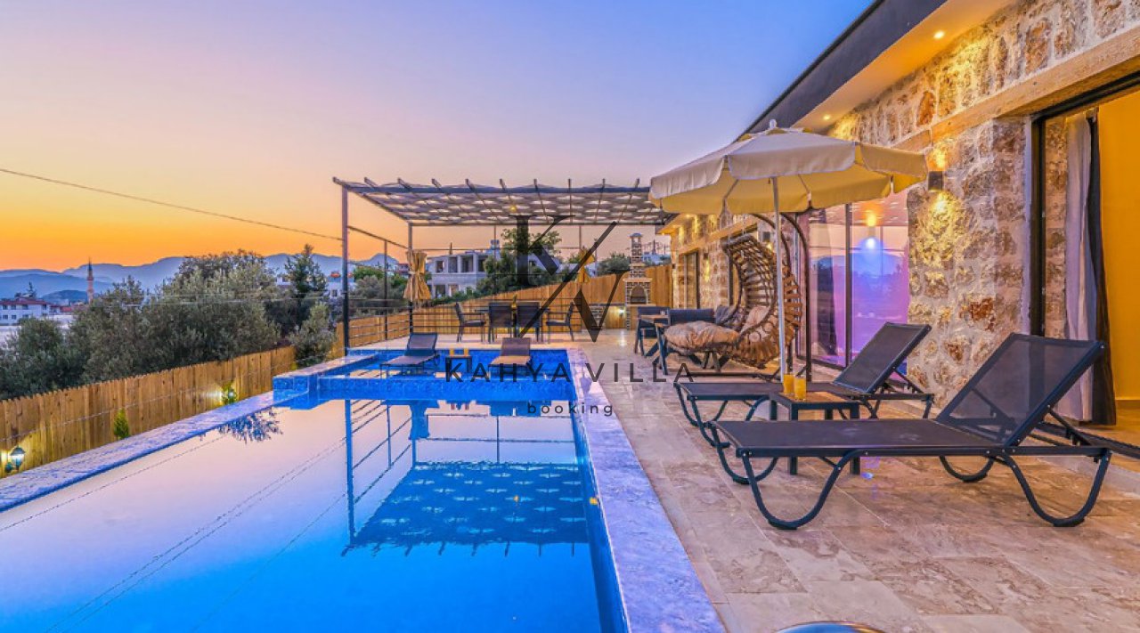 Villa Karataş 2 | Isıtmalı Kapalı Havuzlu, Jakuzili, Saunalı Modern Taş Villa