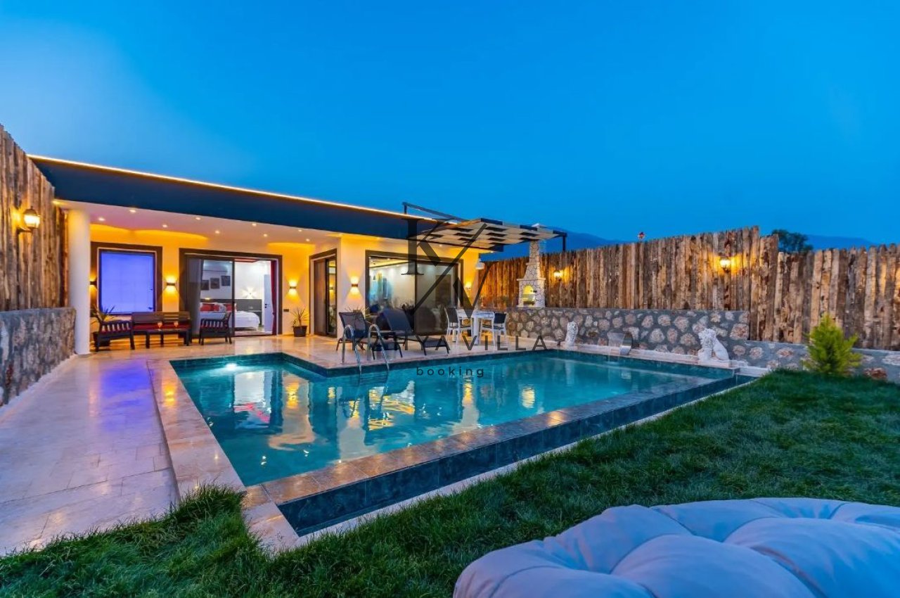 Villa Celal 2 | Kalkan Çavdır’da Jakuzili, Korunaklı Havuzlu Balayı Villası