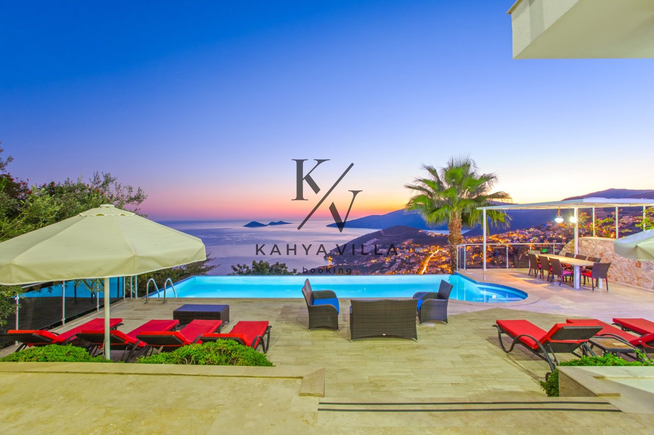 Villa Yirmi, Kalkan Kızıltaş Mevkiinde Bulunan Deniz Manzaralı 10 Kişi Kapasiteli  Lüx Tatil Villası.