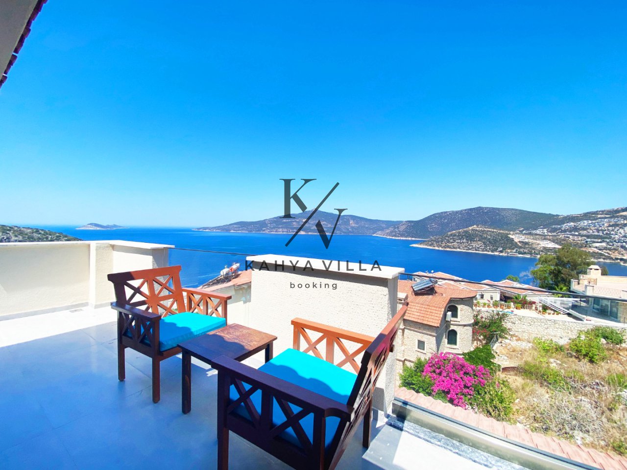 Villa Leo, Kalkan Kışla Bölgesinde  Bulunan Deniz Manzaralı 10 Kişi Kapasiteli Villa