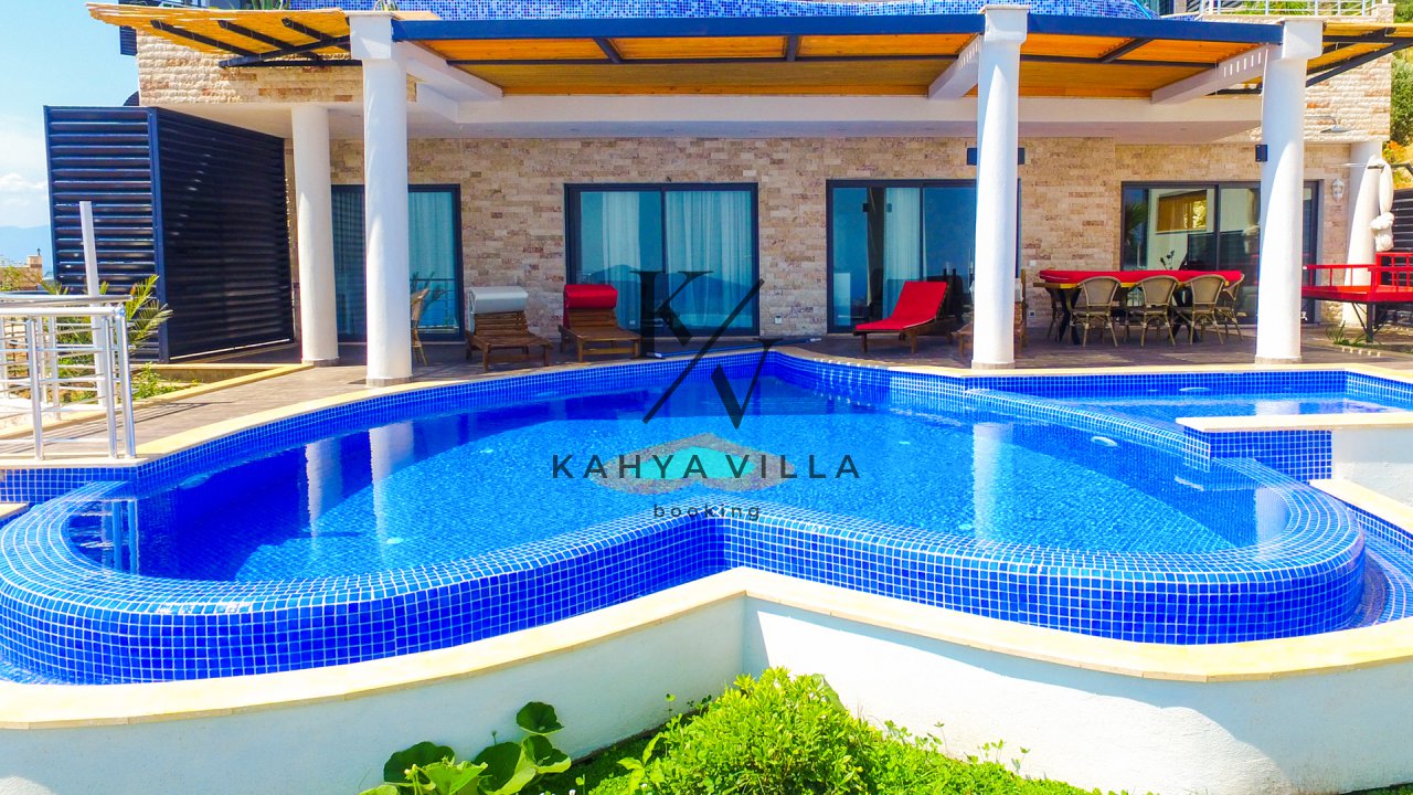 Villa Tepe 22, Kalkan Akbel Bölgesinde  Deniz Manzaralı Tatil Villası