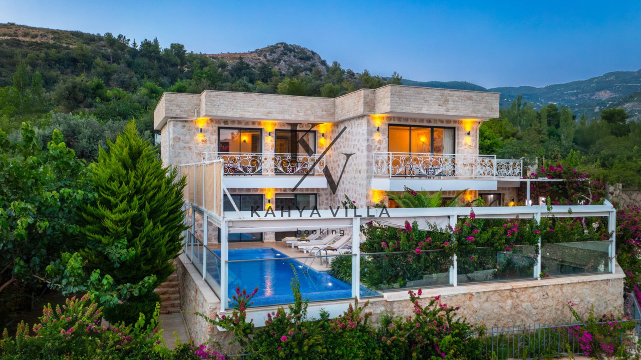 Villa Narin 9, Kalkan İslamlar Bölgesinde Bulunan 4 Kişi Kapasiteli, Doğa Manzaralı Villa