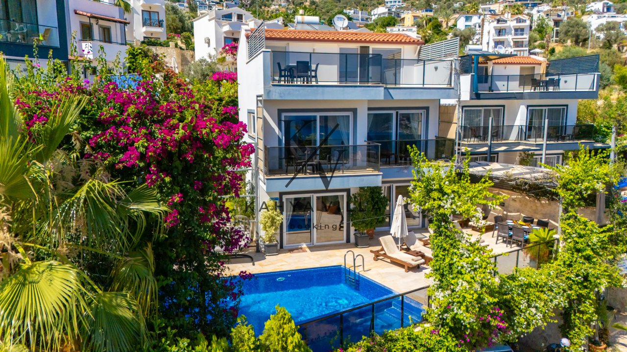 Villa Medusa ,Kalkan Kızıltaş Bölgesinde Kapasiteli Deniz Manzaralı Villamızdır