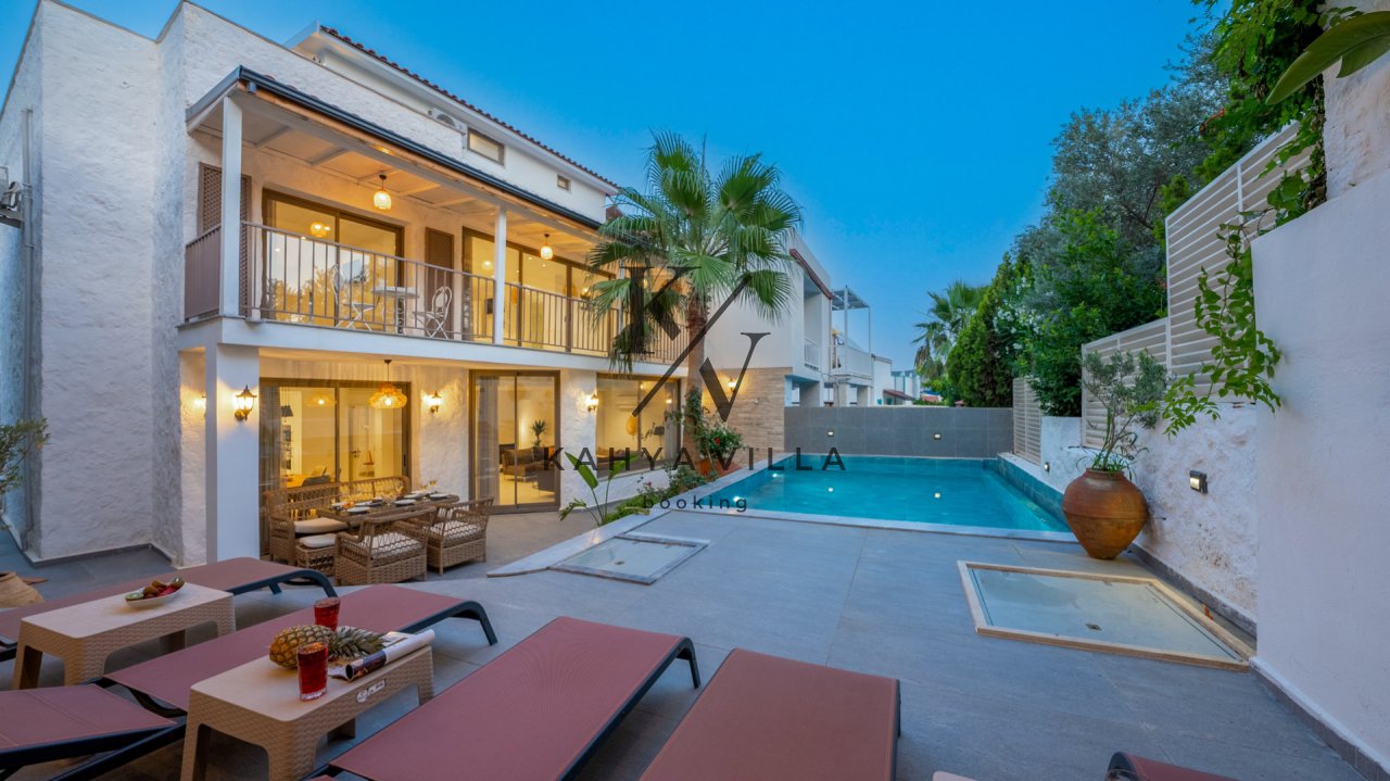 Villa Orange , Kalkan’ın Ortaalan Bölgesinde Yer Alan 6 Kişi Kapasiteli Jakuzili Modern Villa