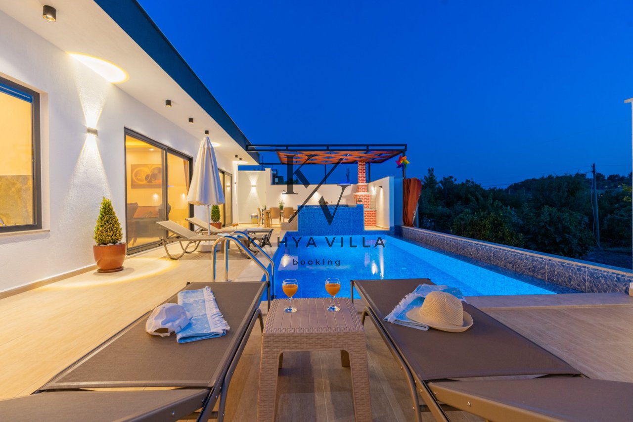 Villa Milid , Kalkan Üzümlü Bölgesinde Bulunan 4 Kişi Kapasiteli Doğa Manzaralı Muhafazakar Villa