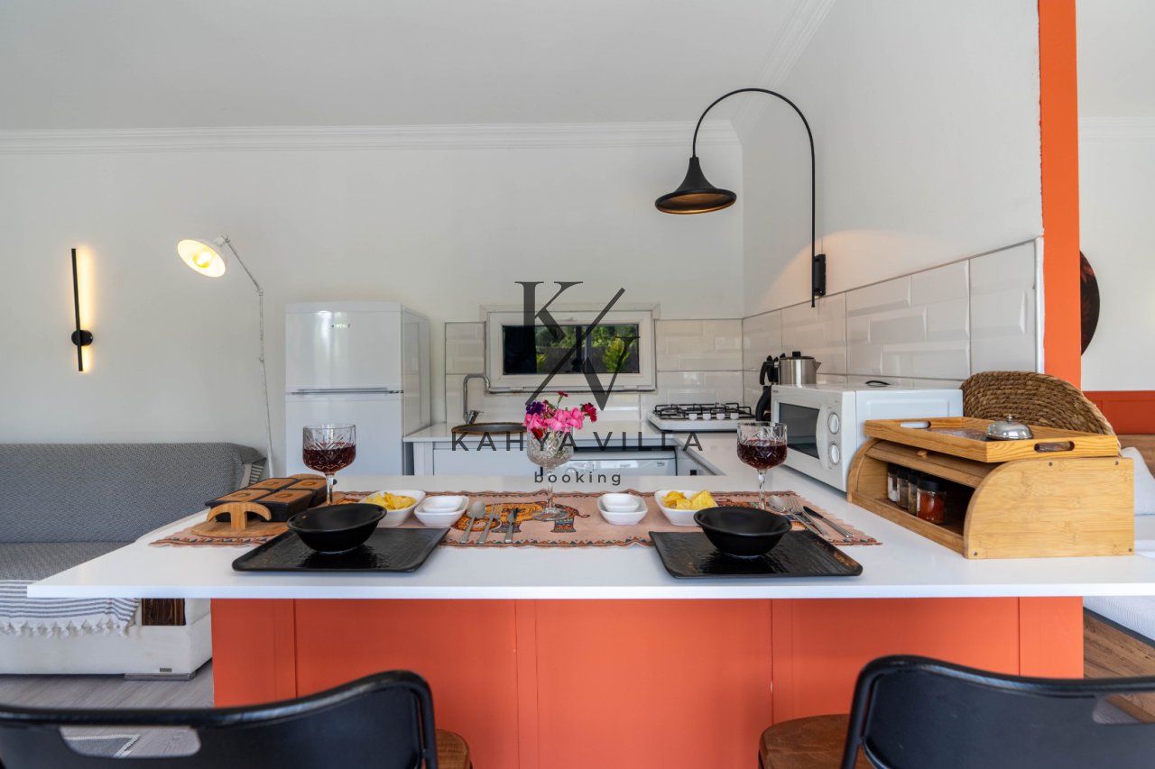 Villa Snitch , Kalkan Bezirgan Mahallesinde Bulunan 2 Kişilik Balayı Tatil Villasıdır