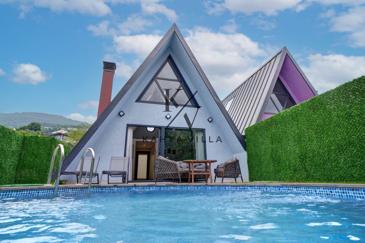 Villa Sapanca 18 , Sapanca Kartepe Maşukiye Bölgesinde Bulunan Isıtmalı Havuzlu  Balayı Villası
