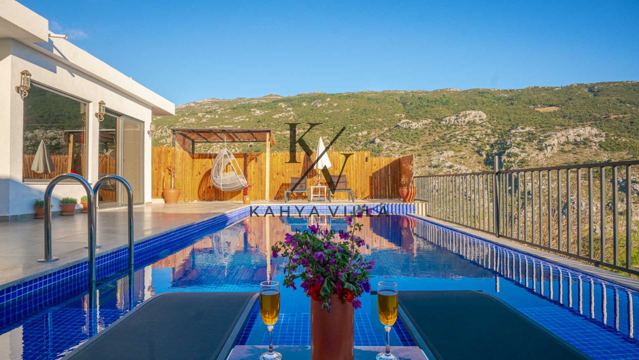 Villa Özlü İslamlar | 4 Kişilik Jakuzili Muhafazakâr Villa