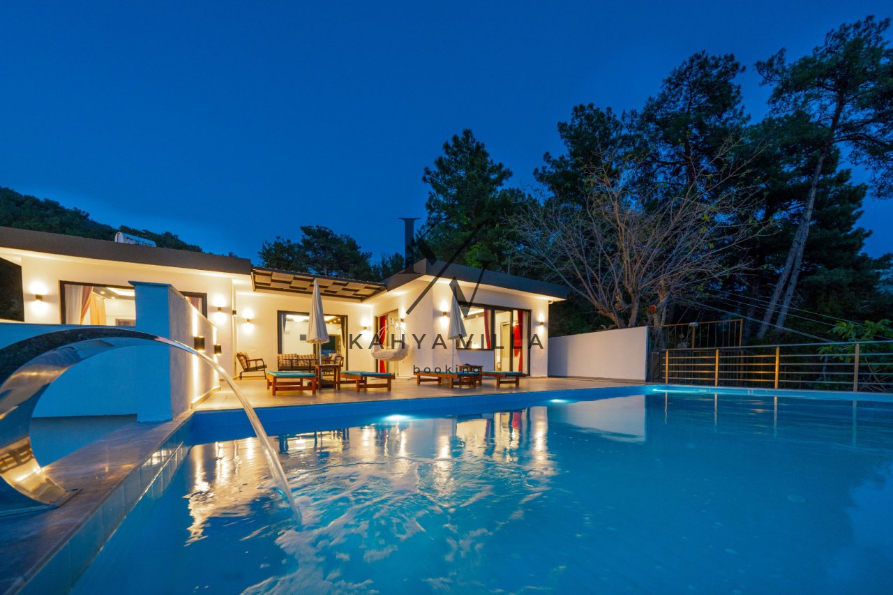 Villa Sunset , Kalkan İslamlar Bölgesinde Bulunan 4 Kişi Kapasiteli Doğa Manzaralı Tatil Villamızdır.
