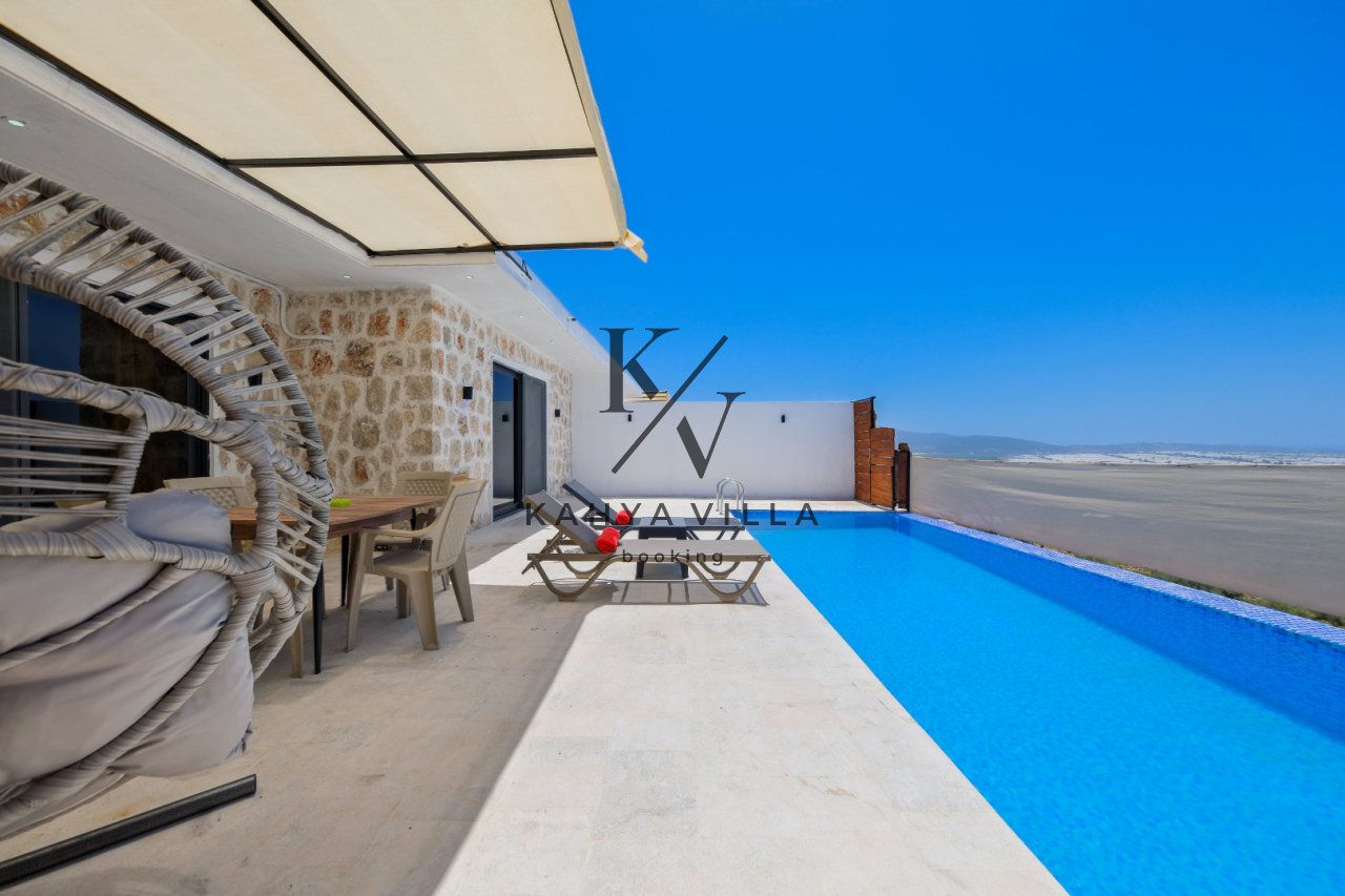 Villa Nergis 4– Kalkan Çayköy’de Jakuzili, Korunaklı Balayı Villası