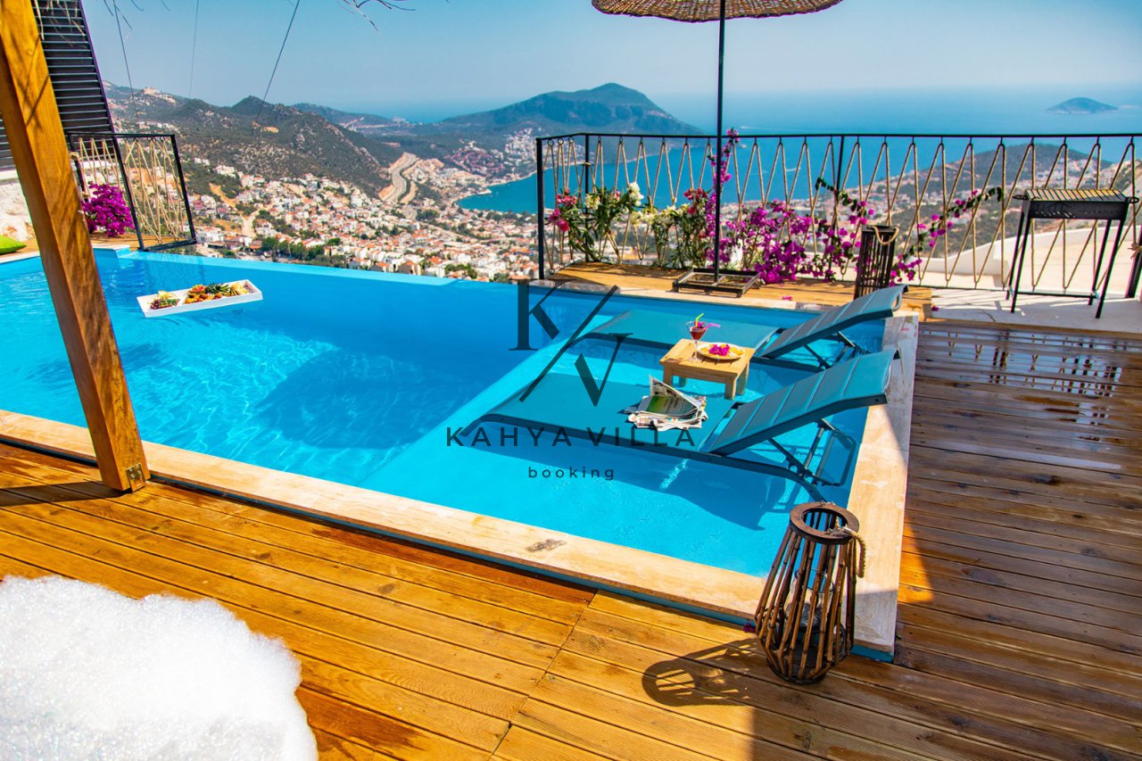 Villa Heart 7,Kalkan Akbel Bölgesinde Bulunan Jakuzili, Deniz Manzaralı Balayı Villamızdır.