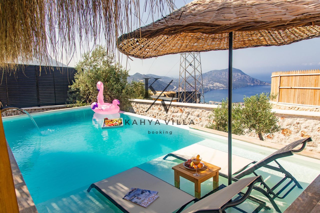 Villa Heart 3,Kalkan Akbel Bölgesinde Bulunan Jakuzili, Deniz Manzaralı Balayı Villamızdır.
