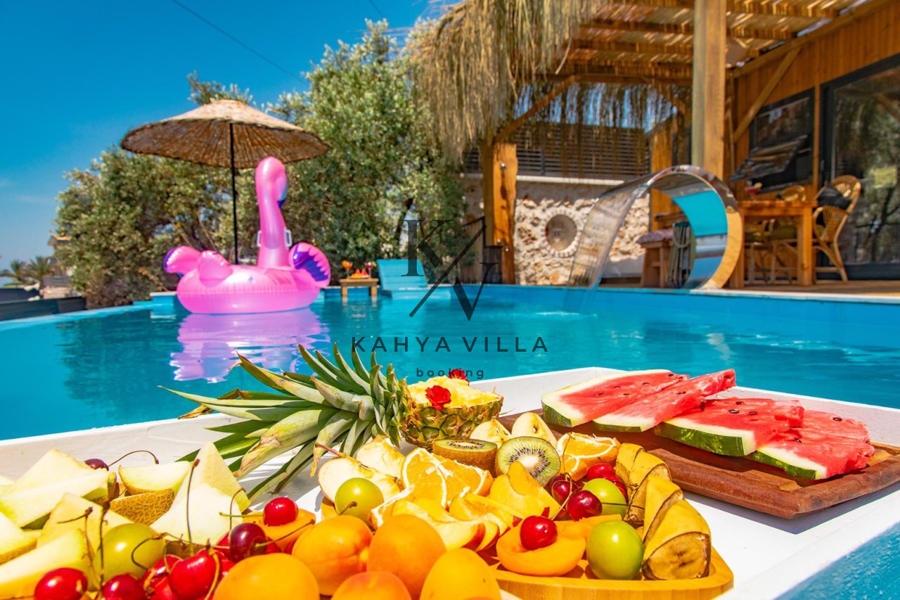 Villa Heart 5,Kalkan Akbel Bölgesinde Bulunan Jakuzili, Deniz Manzaralı Balayı Villamızdır.