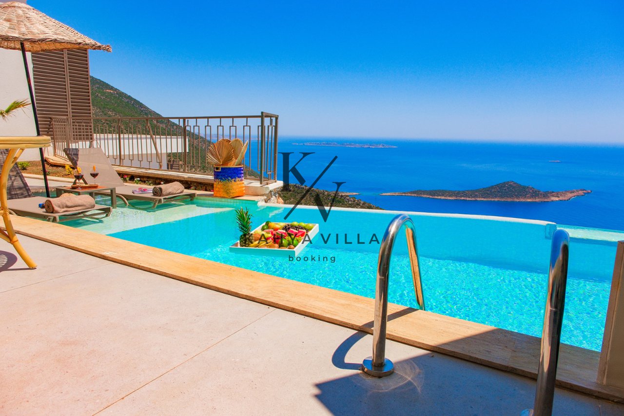 Villa Santorini 8 , Kalkan'da Deniz Manzaralı Balayı Villası.
