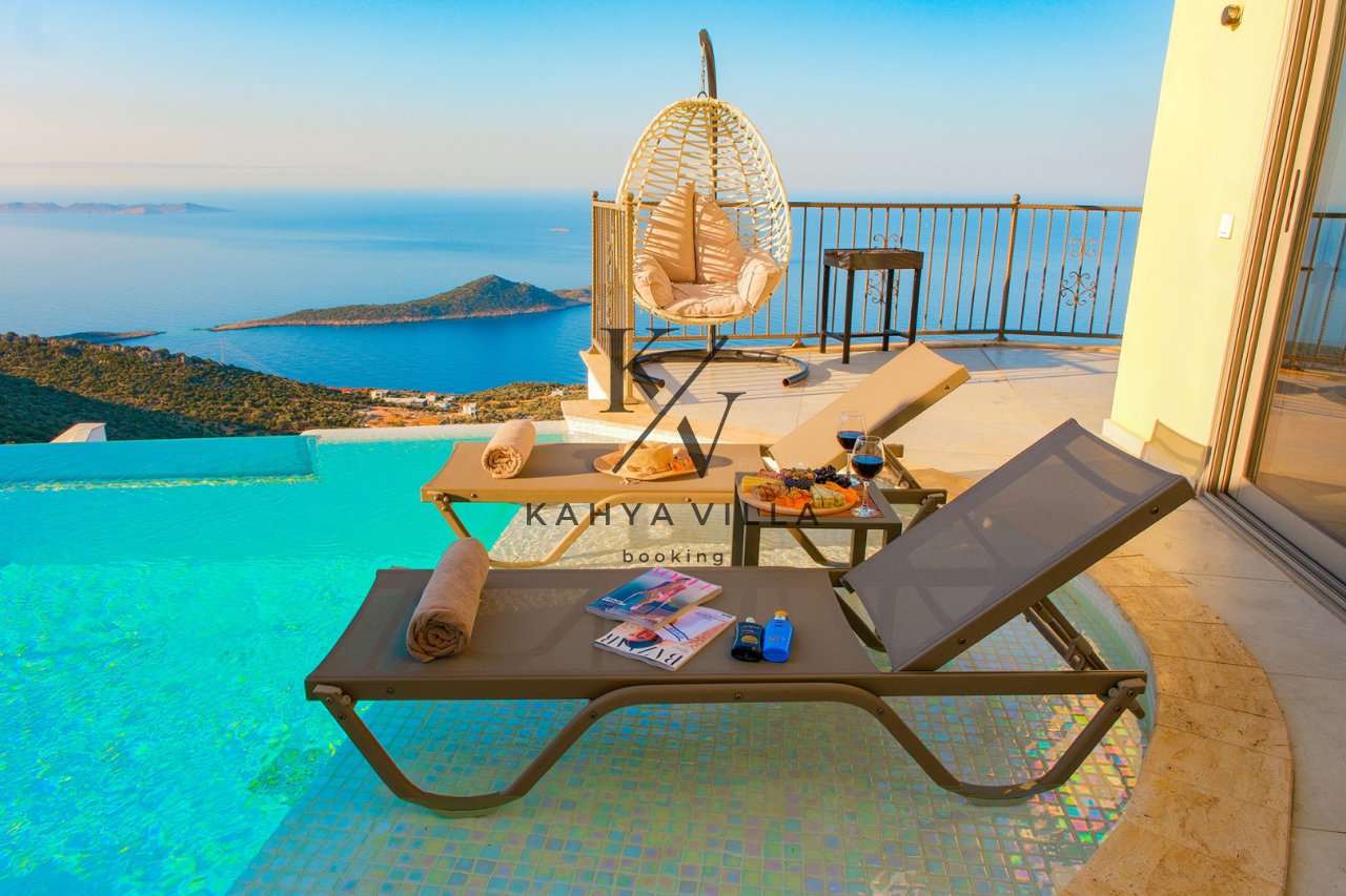 Villa Santorini 10 , Kalkan'da Deniz Manzaralı Balayı Villası.