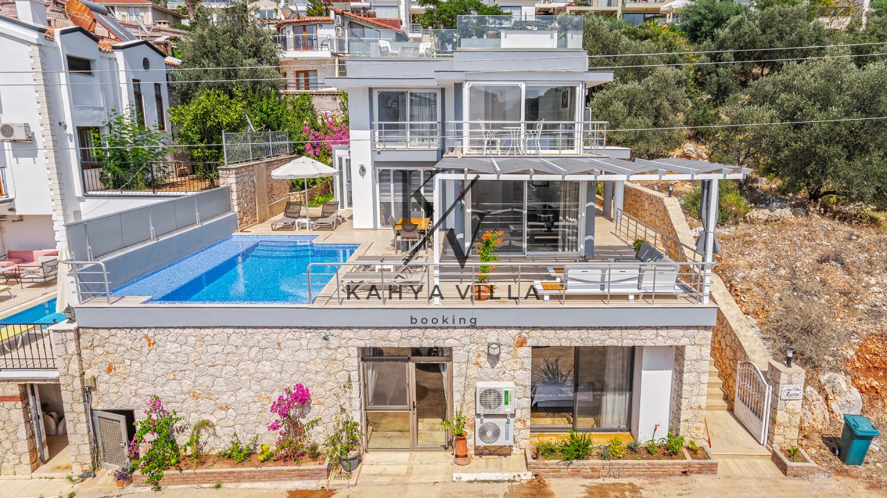 Villa Ecrin Kışla | Kalkan’da Deniz Manzaralı, Denize Yakın Lüks Tatil Villası