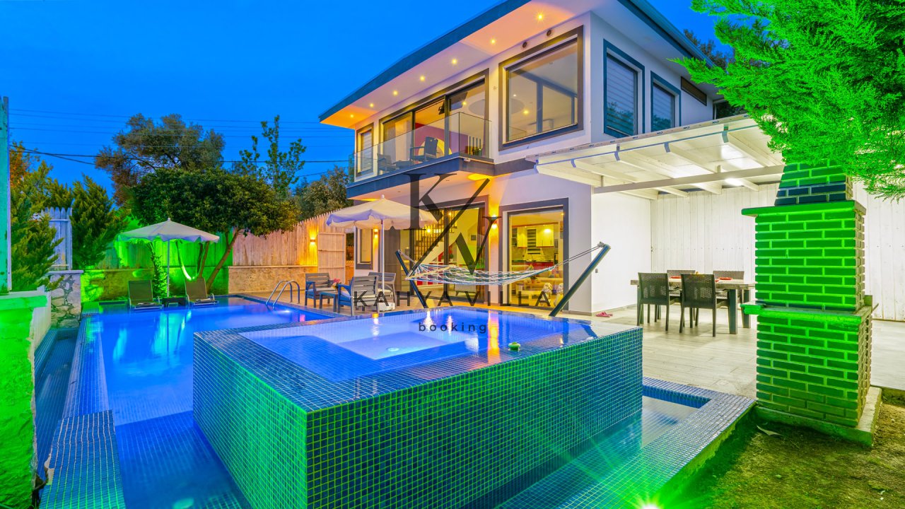 Villa Kahya 5 , Kalkan Üzümlü'de Özel Havuzlu Balayı Villası.
