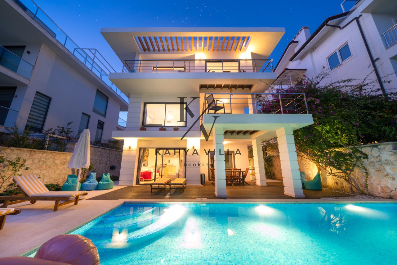 Villa Simena, Kalkan Merkezde Bulunan 8 Kişi Kapasiteli Jakuzili , Deniz Manzaralı , Lüks  Villa