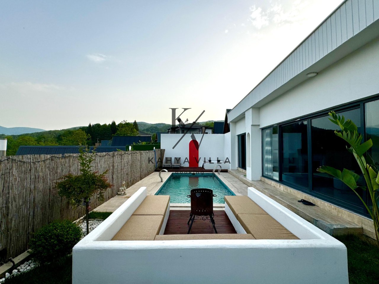 Villa Sapanca-35 , Sapanca Memnuniye Bölgesinde Yer Alan 4 Kişi Kapasiteli Muhafazakar Şömineli  Doğa Manzaralı Villası