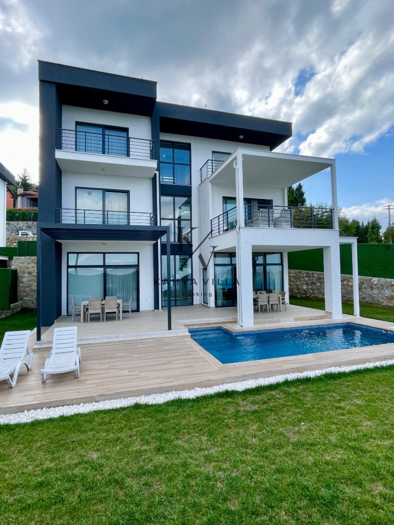 Villa SAPANCA-39 , Sapanca Kurtköy Bölgesinde Bulunan 10 Kişi Kapasiteli Tatil Villası
