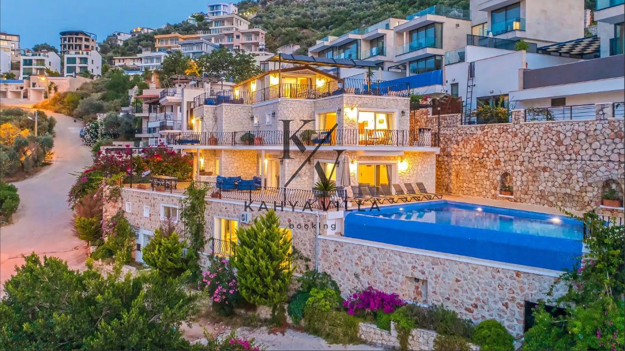 Villa Mavna , Kalkan Kışla Mevkiinde Bulunan 10 Kişi Kapasiteli Deniz Manzaralı Lüx Tatil Villası
