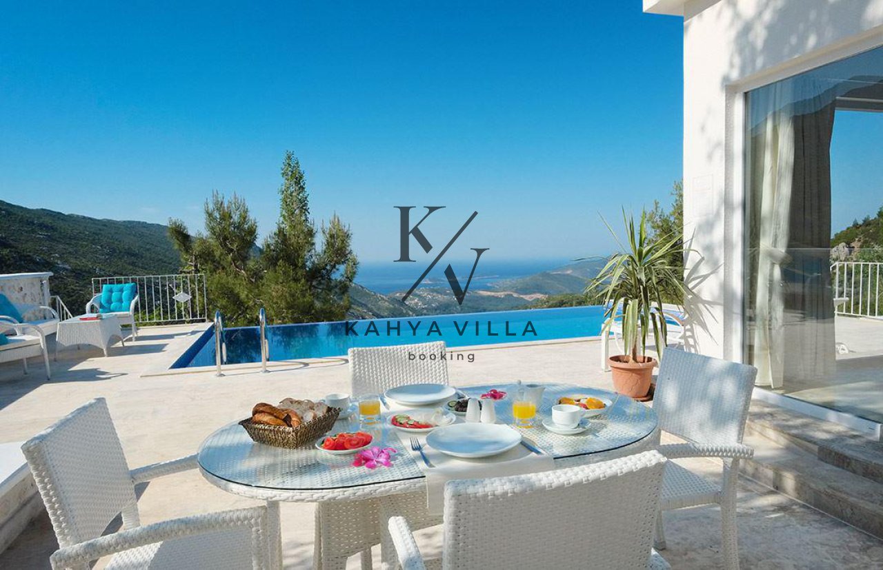 Villa Saklı Ev , Kalkan İslamlar Mevkiinde Bulunan Doğa ve Deniz Manzaralı Balayı Tatil Villası