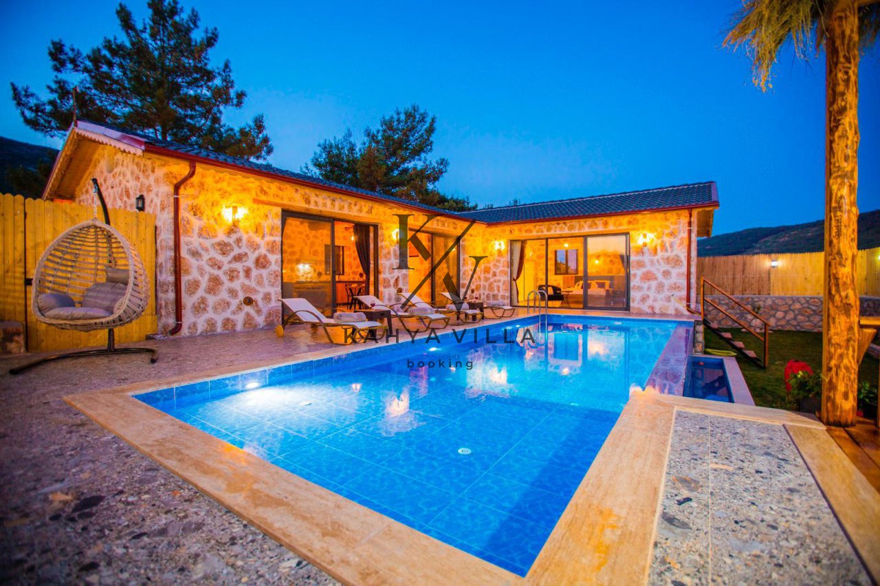 Villa Mutlu ,Kalkan Sarıbelen Bölgesinde Bulunan 4 Kişi Kapasiteli Özel Havuzlu Tatil Villası