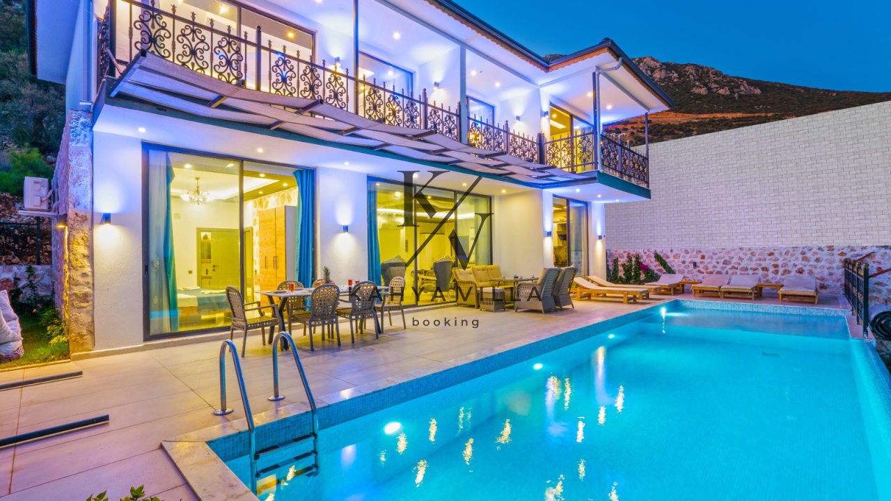 Villa Sur | 8 Kişilik Deniz Manzaralı Korunaklı Lüks Villa