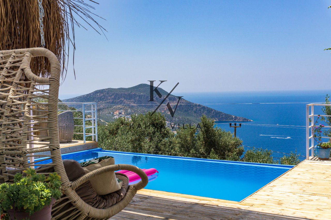 Villa Patika 3 | Kalkan Kördere’de Jakuzili, Deniz Manzaralı Balayı Villası