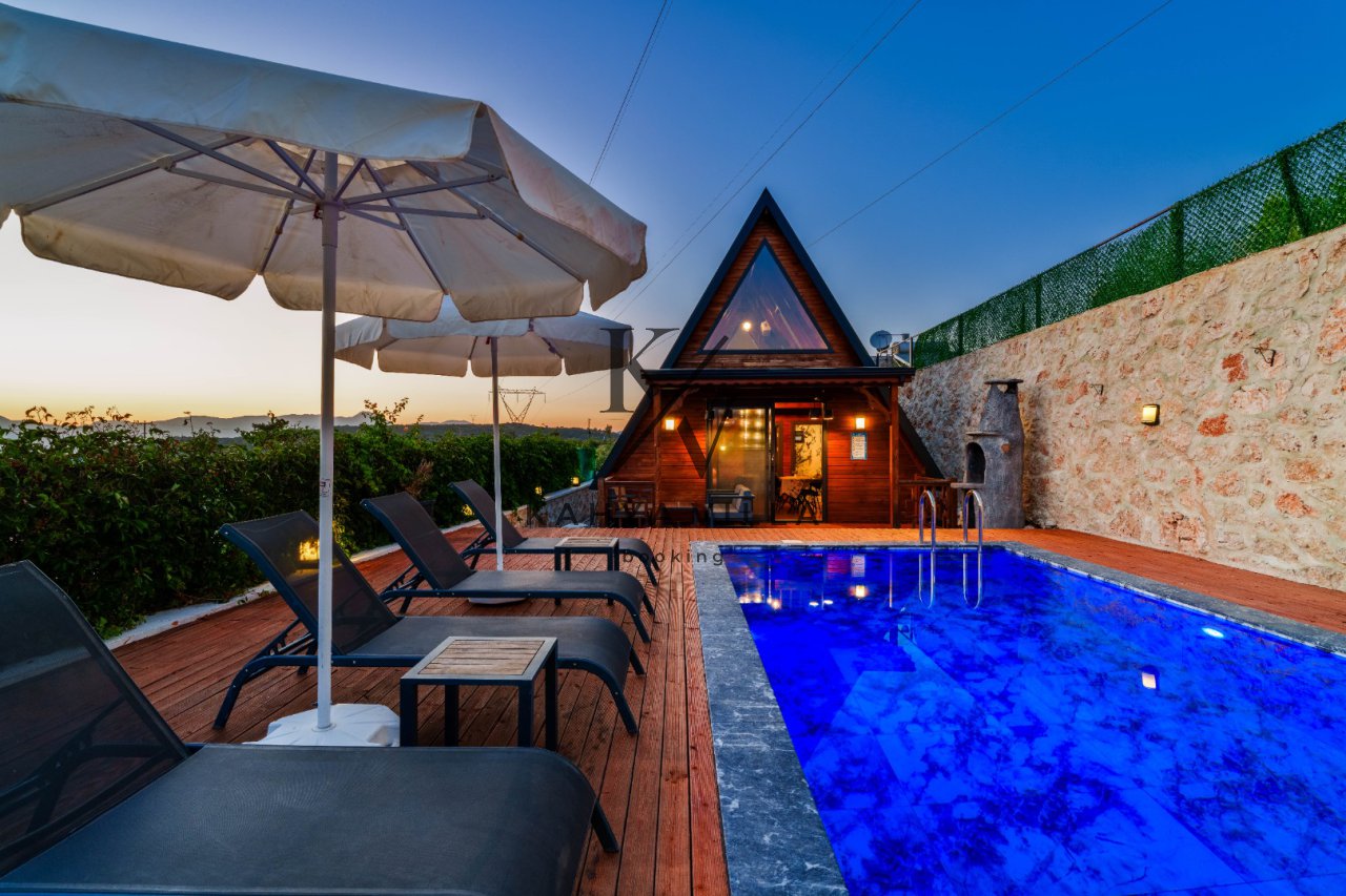 Villa Flamingos | Üzümlü’de Korunaklı Havuzlu Doğa İçinde Villa