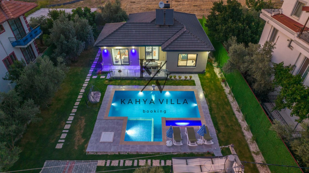 Villa Tan, Fethiye Merkezde Bulunan 4 Kişi Kapasiteli Özel Havuzlu Villa