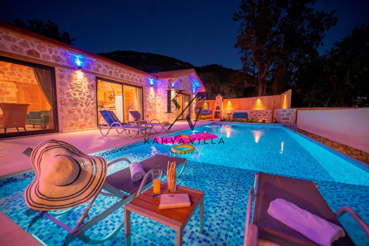 Villa İnci, Kalkan  Üzümlü'de  Doğa Manzaralı Muhafazakar Tatil Villası 