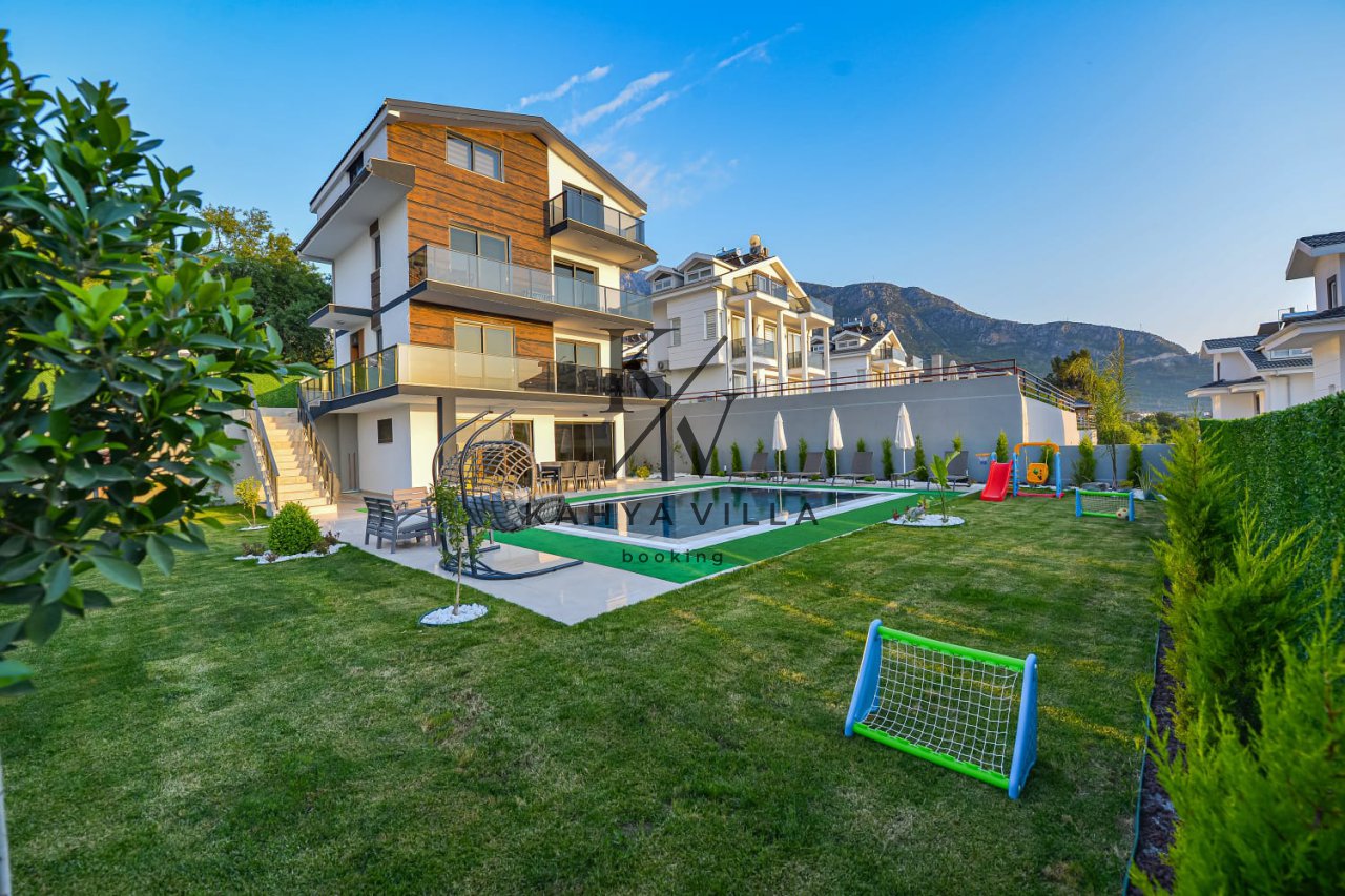 Villa Dede E, Fethiye Ovacık Bölgesinde Yer Alan, 4 Yatak Odalı, 8 Kişilik Konaklama Kapasitesine Sahip Lüks Villa