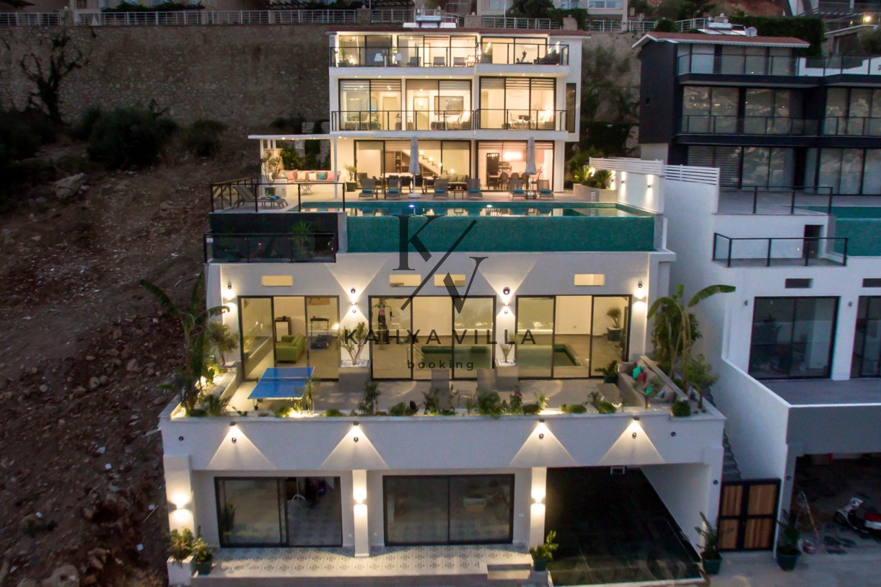 Villa İmperial , Kalkan Ortaalan Bölgesinde Bulunan 10 Kişi Kapasiteli Deniz Manzaralı Lüx Tatil Villası