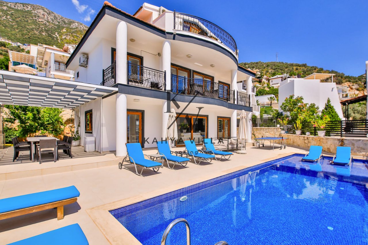 Villa Alternatif , Kalkan Kızıltaş Bölgesinde Bulunan 8 Kişi Kapasiteli Deniz Manzaralı Tatil Villası