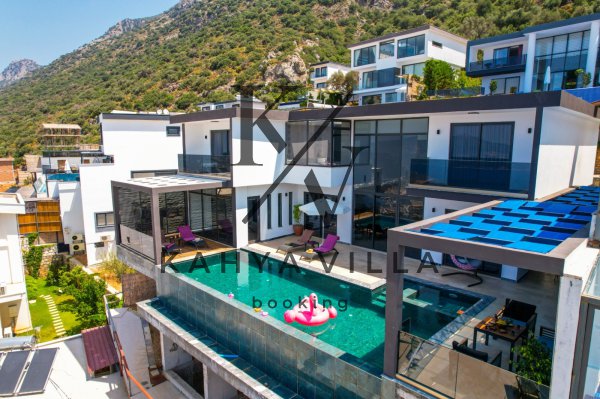 Villa Sıla Nur , Kalkan Kördere Bölgesinde Bulunan 6 Kişi Kapasiteli Panaromik Deniz Manzaralı Lüx Tatil Villası