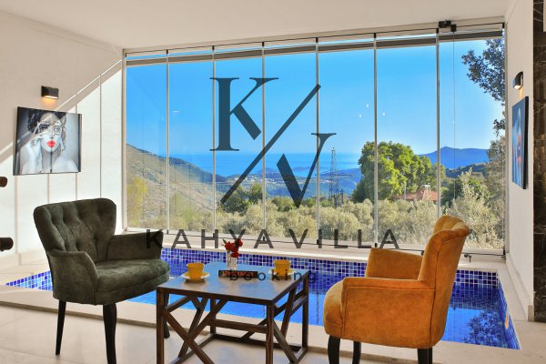 Villa Alina | Kalkan İslamlar’da Deniz Manzaralı, Jakuzili ve Kapalı Isıtmalı Havuzlu Balayı Villası