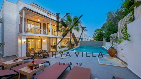 Villa Orange , Kalkan’ın Ortaalan Bölgesinde Yer Alan 6 Kişi Kapasiteli Jakuzili Modern Villa