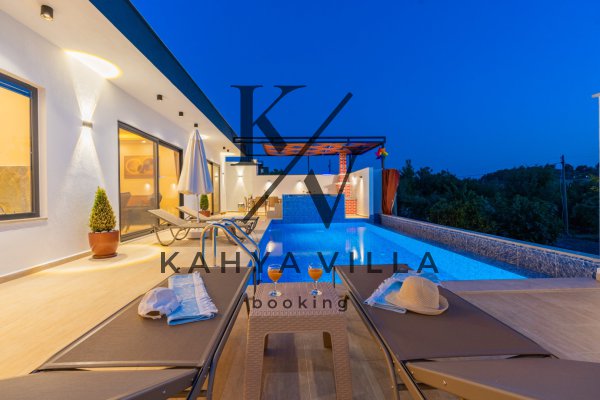 Villa Milid , Kalkan Üzümlü Bölgesinde Bulunan 4 Kişi Kapasiteli Doğa Manzaralı Muhafazakar Villa