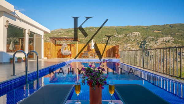 Villa Özlü İslamlar | 4 Kişilik Jakuzili Muhafazakâr Villa