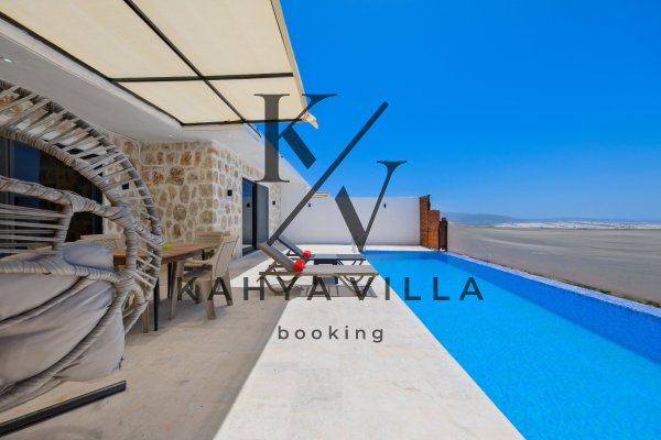 Villa Nergis 4– Kalkan Çayköy’de Jakuzili, Korunaklı Balayı Villası