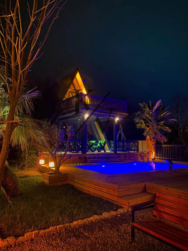Villa SAPANCA-6 ,Sapanca Nailiye Bölgesinde Bulunan 4Kişi Kapasiteli Jakuzili Bungalov.