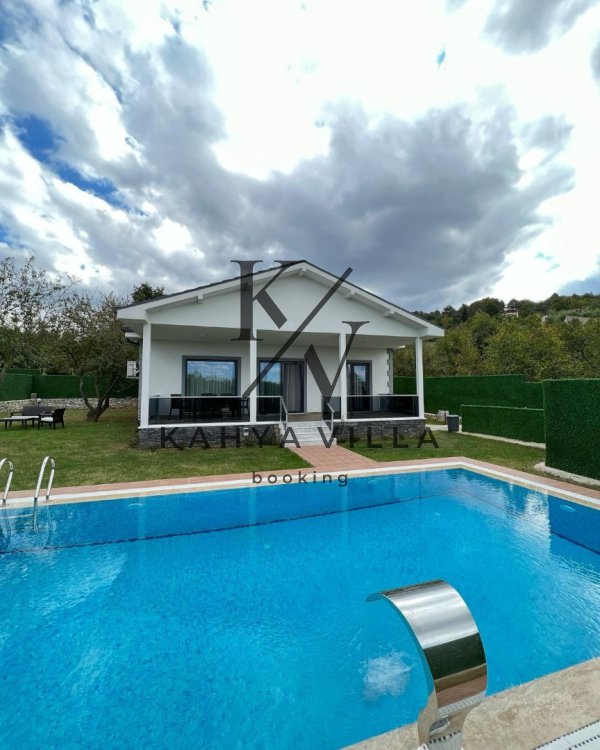Villa SAPANCA 57, Sakarya Sapanca Ünlüce de 4+1 ,Özel Havuz - Şömineli 8 Kişilik Tatil Villası