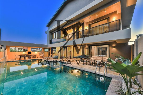 Villa Escalade , Fethiye Merkeze Oldukça Yakın Konumda Bulunan 8 Kişi Kapasiteli,jakuzili , Hamam, Sauna ve Kapalı Isıtmalı Havuzu Olan Lüks Tatil Villası