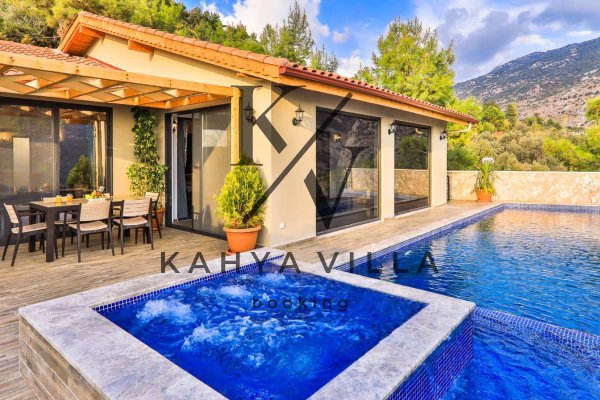Villa Myra | Kalkan İslamlar’da Kapalı Havuzlu, Jakuzili Muhafazakâr Villa
