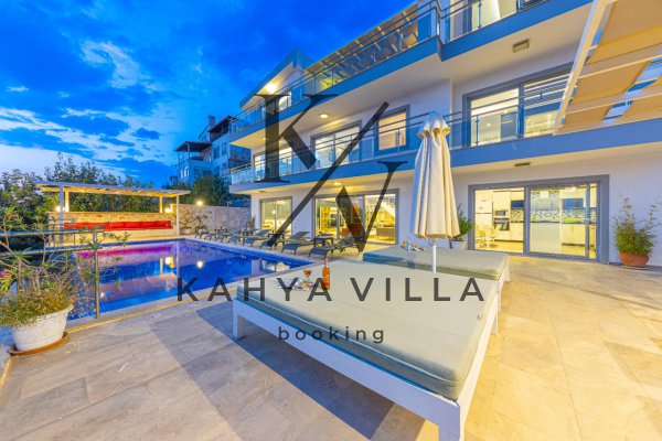 Villa Kaputaş , Kalkan Akbel Mevkiinde Bulunan 12 Kişi Kapasiteli Deniz Manzaralı Tatil Villası