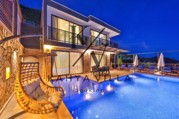 Villa Snowdrop 2 | Isıtmalı Kapalı Havuzlu, Deniz Manzaralı Lüks Villa